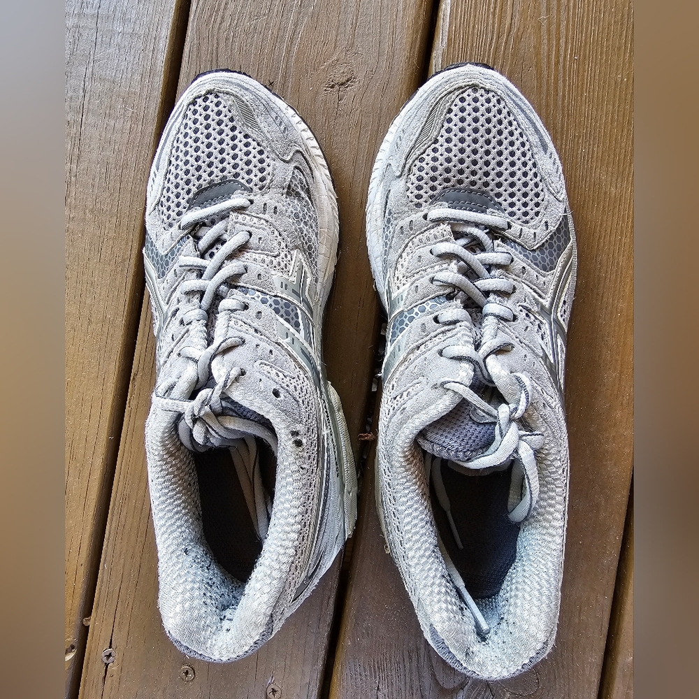 Women's Size 6 Asics IGS Running Shoes